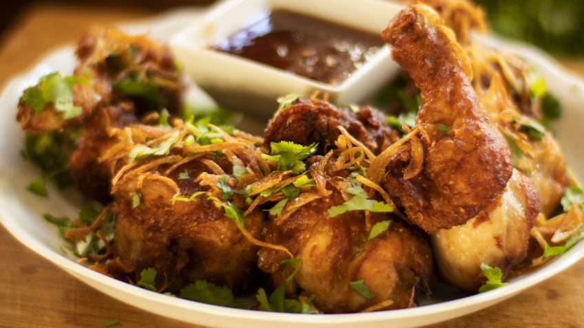 Thai Crispy Spicy Garlic Fried Chicken, Street food at home